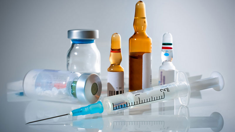 آمپول‌های تقویتی به عنوان یکی از راه‌های موثر برای حفظ سلامتی و افزایش انرژی در زندگی مدرن بسیار مورد توجه قرار گرفته‌اند. این آمپول‌ها با ارائه ترکیب‌های مختلف از ویتامین‌ها، مواد معدنی و مواد مغذی، به بدن کمک می‌کنند تا نیازهای روزانه آن را برآورده کرده و انرژی لازم برای روزمرگی را فراهم سازند.